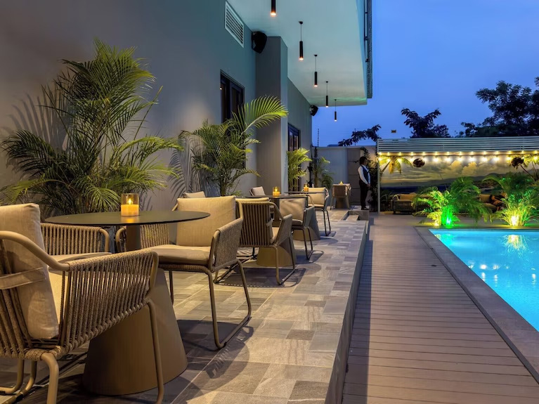 The Lusso Hotel & Suites