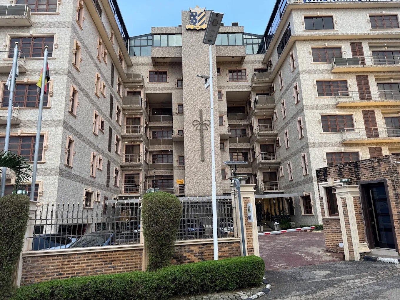 The Wells Carlton Hotel & Apartment